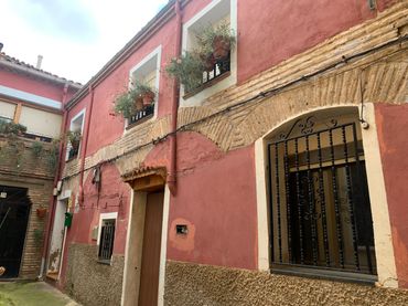 Casa con balcón en venta en Calle Cilla Baja