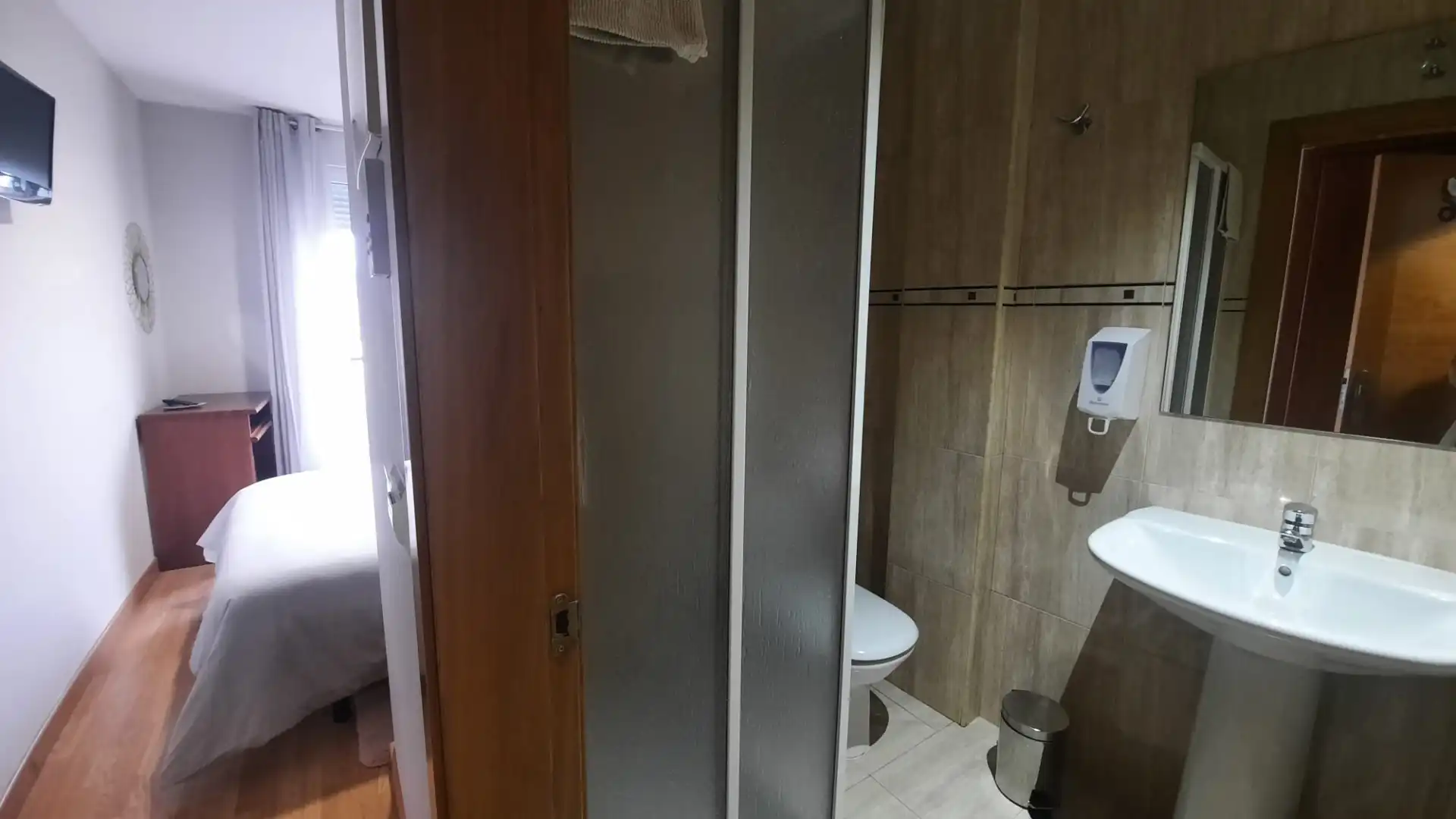 Badezimmer von Gebäude zum Verkauf in Cacabelos mit Alarm