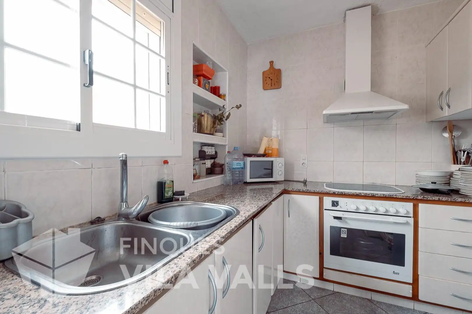 Cuina de Casa o xalet en venda en Sant Feliu de Codines amb Jardí privat i Piscina