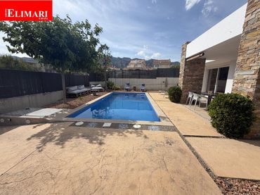 Villa mit Pool zum Verkauf in Alcanar