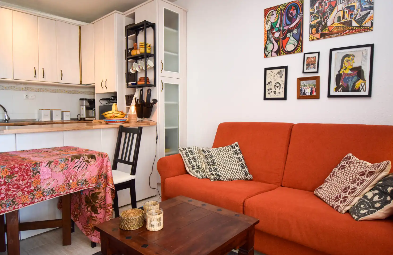 Sala d'estar de Apartament en venda en Benalmádena amb Aire condicionat, Terrassa i Moblat