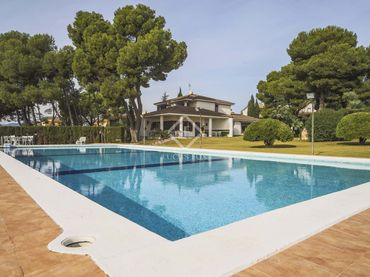 Villa avec balcon à vendre à La Franquesa - Oasis Park