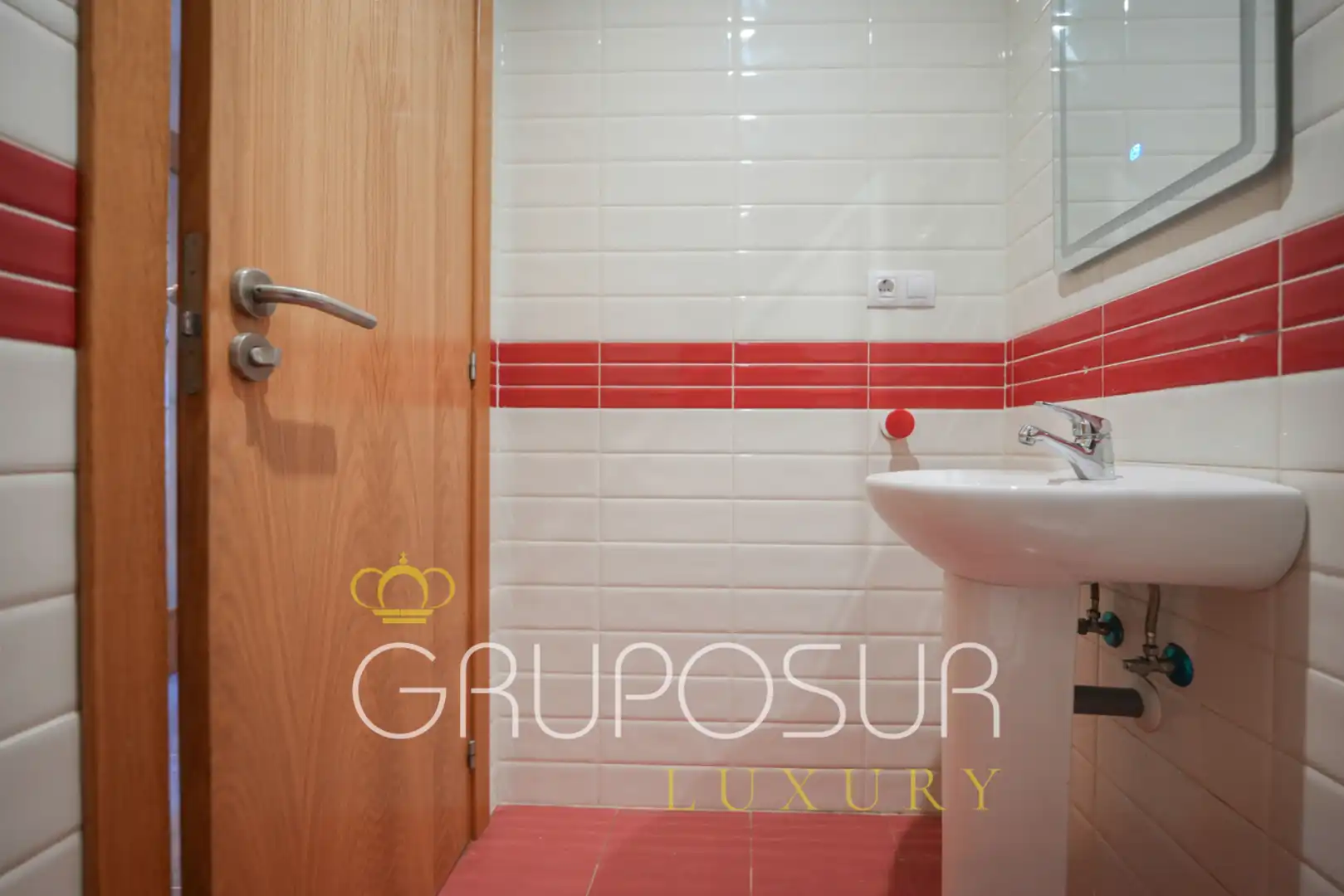 Badezimmer von Einfamilien-Reihenhaus zum Verkauf in Aldeamayor de San Martín mit Heizung, Privatgarten und Parkett
