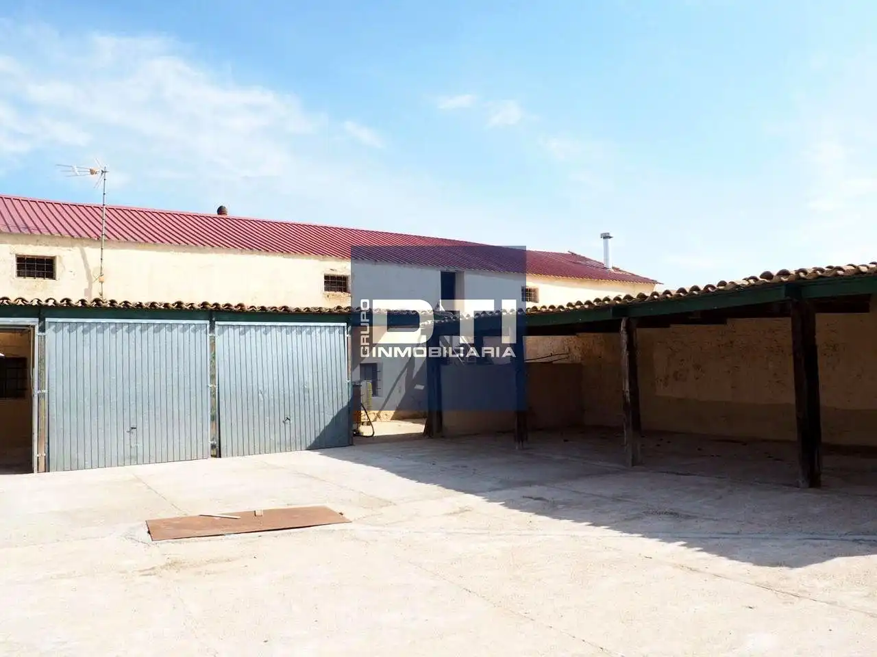 Vista exterior de Finca rústica en venta en Munera con Piscina y Piscina comunitaria