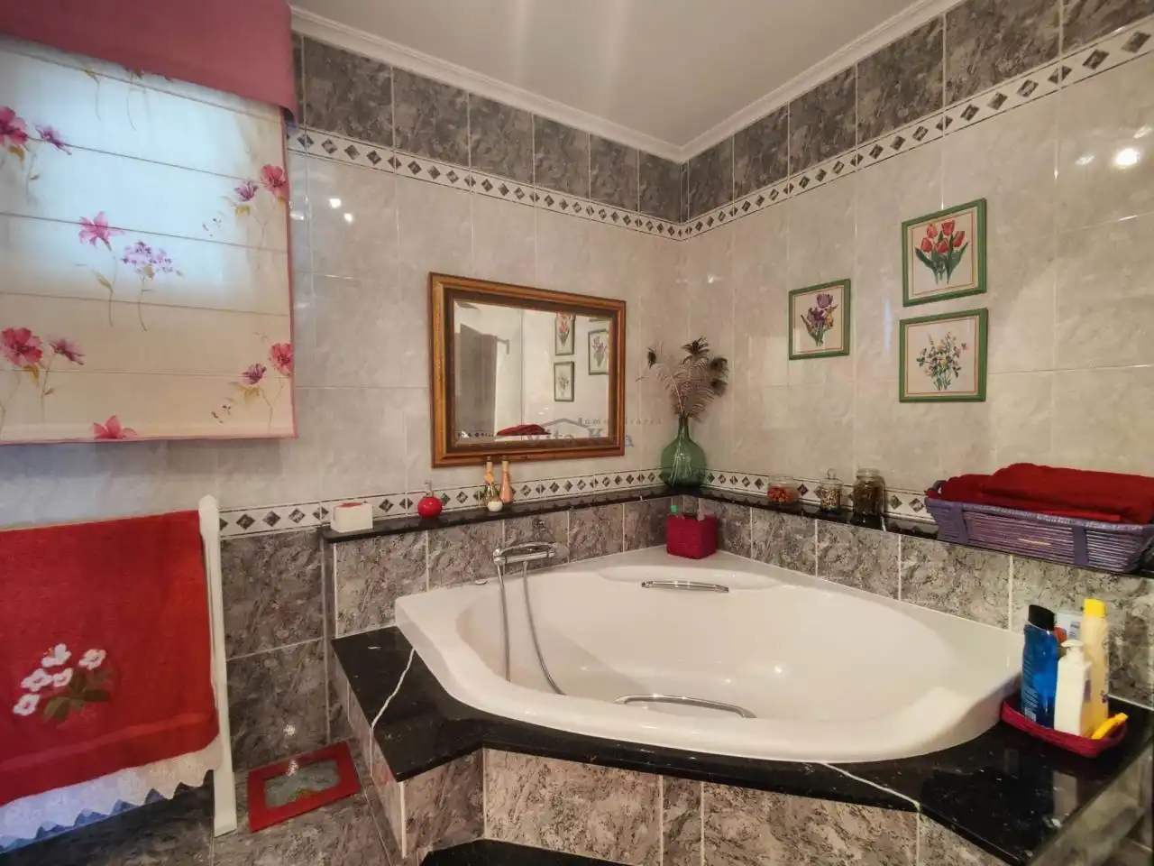 Bathroom of Houses for sale in Ourense Capital   with Heating, Private garden and Swimming Pool