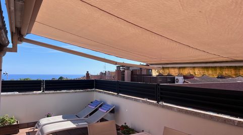 En exclusiva, luminoso piso dúplex esquinero con gran terraza y vistas al mar