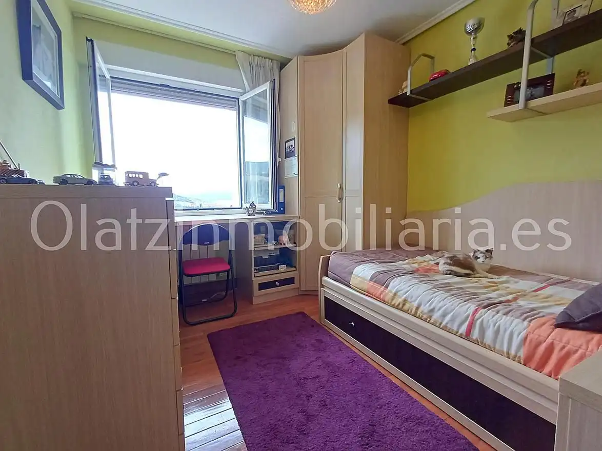 Bedroom of Flat for sale in Bilbao   with Heating, Terrace and Balcony