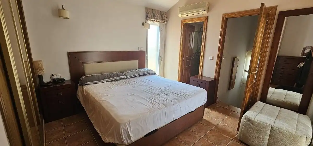 Dormitori de Casa o xalet en venda en Orihuela amb Aire condicionat, Calefacció i Terrassa