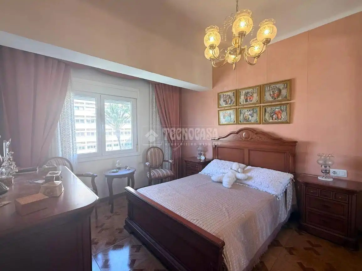 Habitación de Piso en venta en Alicante / Alacant con Balcón