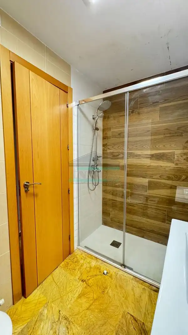 Bathroom of Flat for rent in Armilla  with Air Conditioner, Furnished and Oven