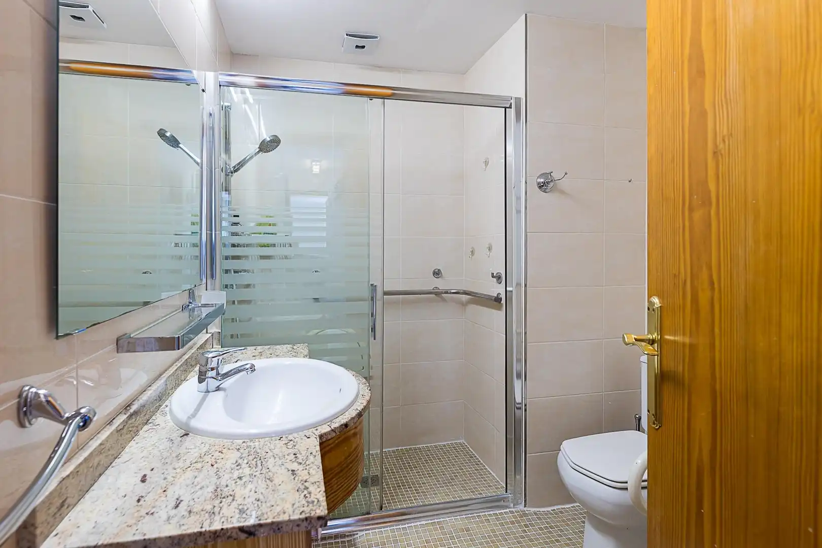 Bany de Apartament en venda en  Palma de Mallorca amb Calefacció, Terrassa i Balcó