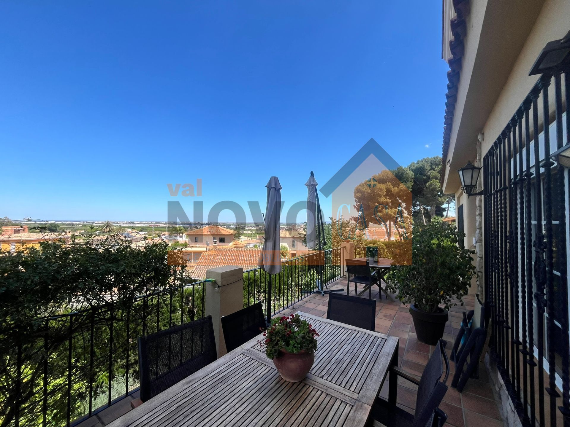Terrace of House or chalet for sale in Alginet  with Air Conditioner, Terrace and Storage room