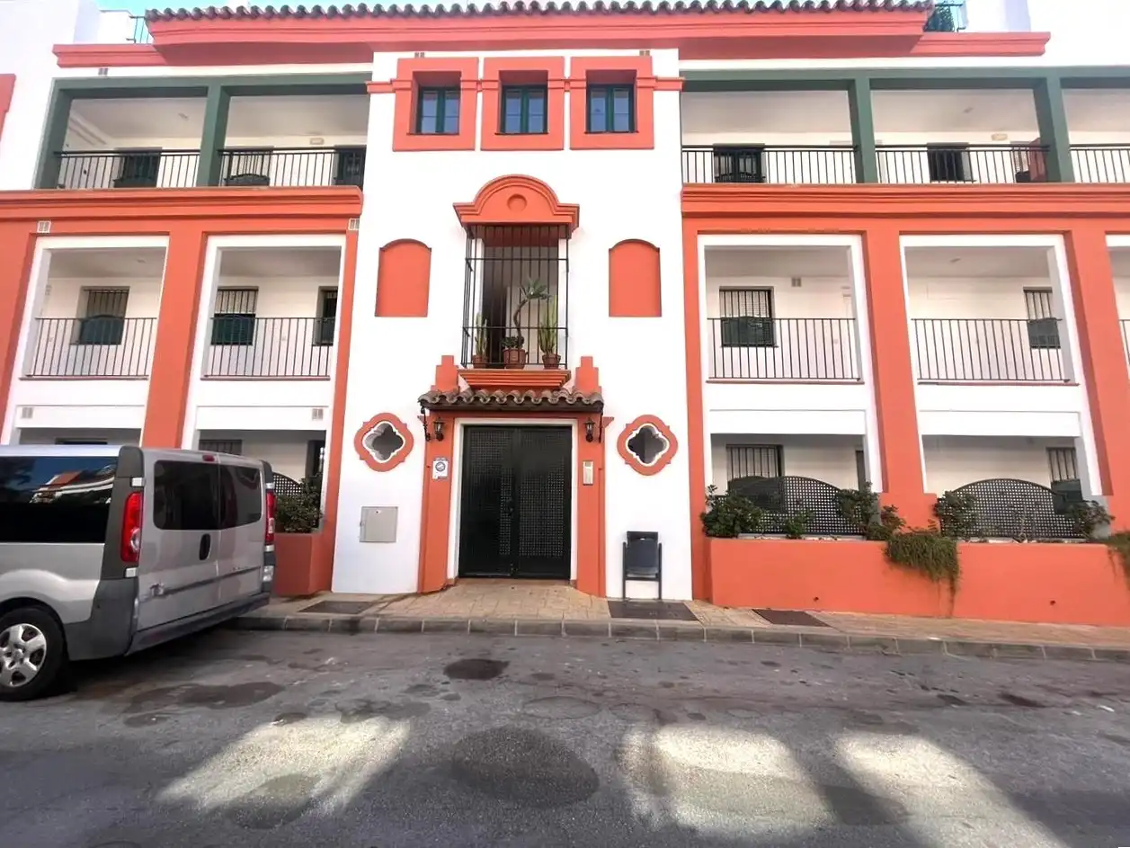 Vista exterior de Apartamento en venta en Estepona