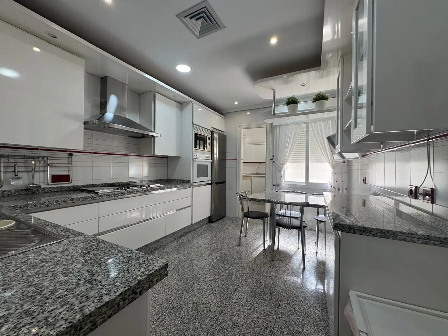 Kitchen of Flat for sale in Jerez de la Frontera  with Air Conditioner, Private garden and Terrace