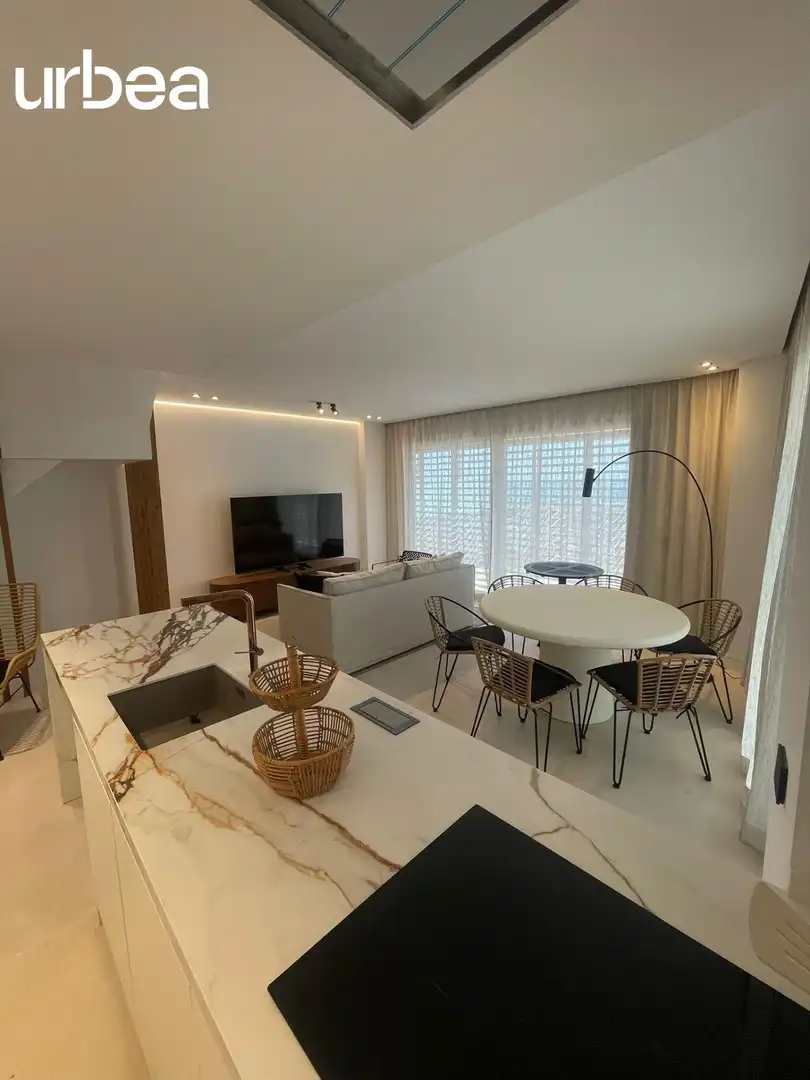 Sala d'estar de Dúplex en venda en Málaga amb Aire condicionat, Calefacció i Jardí privat