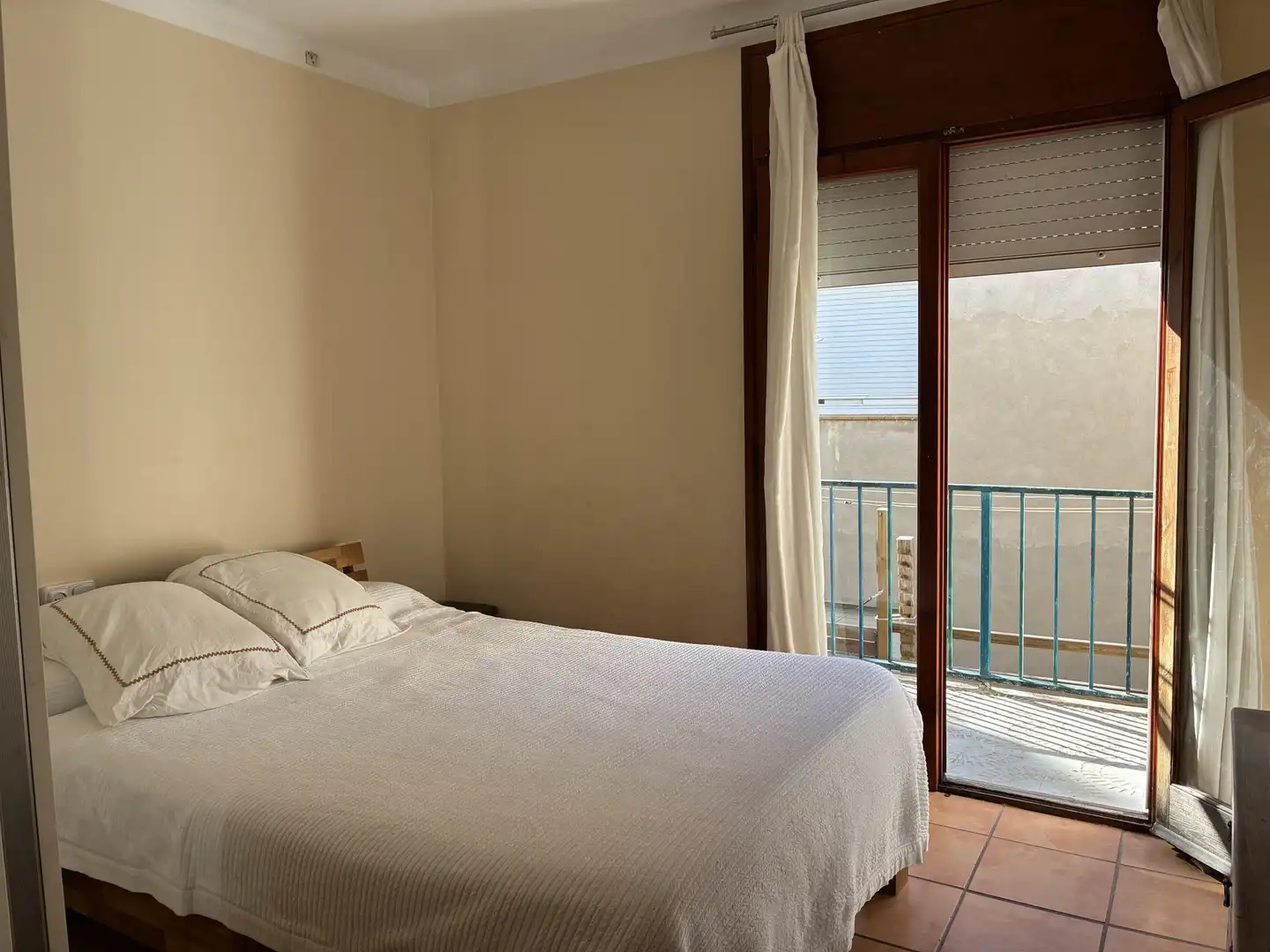 Habitación de Casa adosada en venta en Sant Feliu de Guíxols con Calefacción, Trastero y Balcón