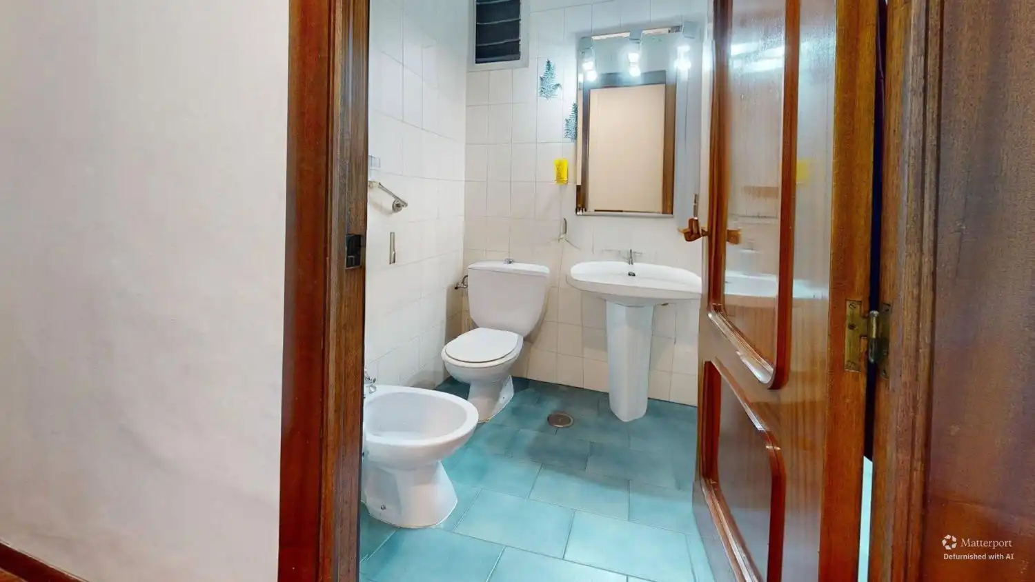 Bathroom of Flat for sale in Sevilla  with Air Conditioner and Terrace