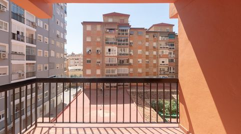 Foto 2 de Piso en venta en Ayala, Parque Ayala - Jardín de la Abadía - Huelín, Málaga Capital