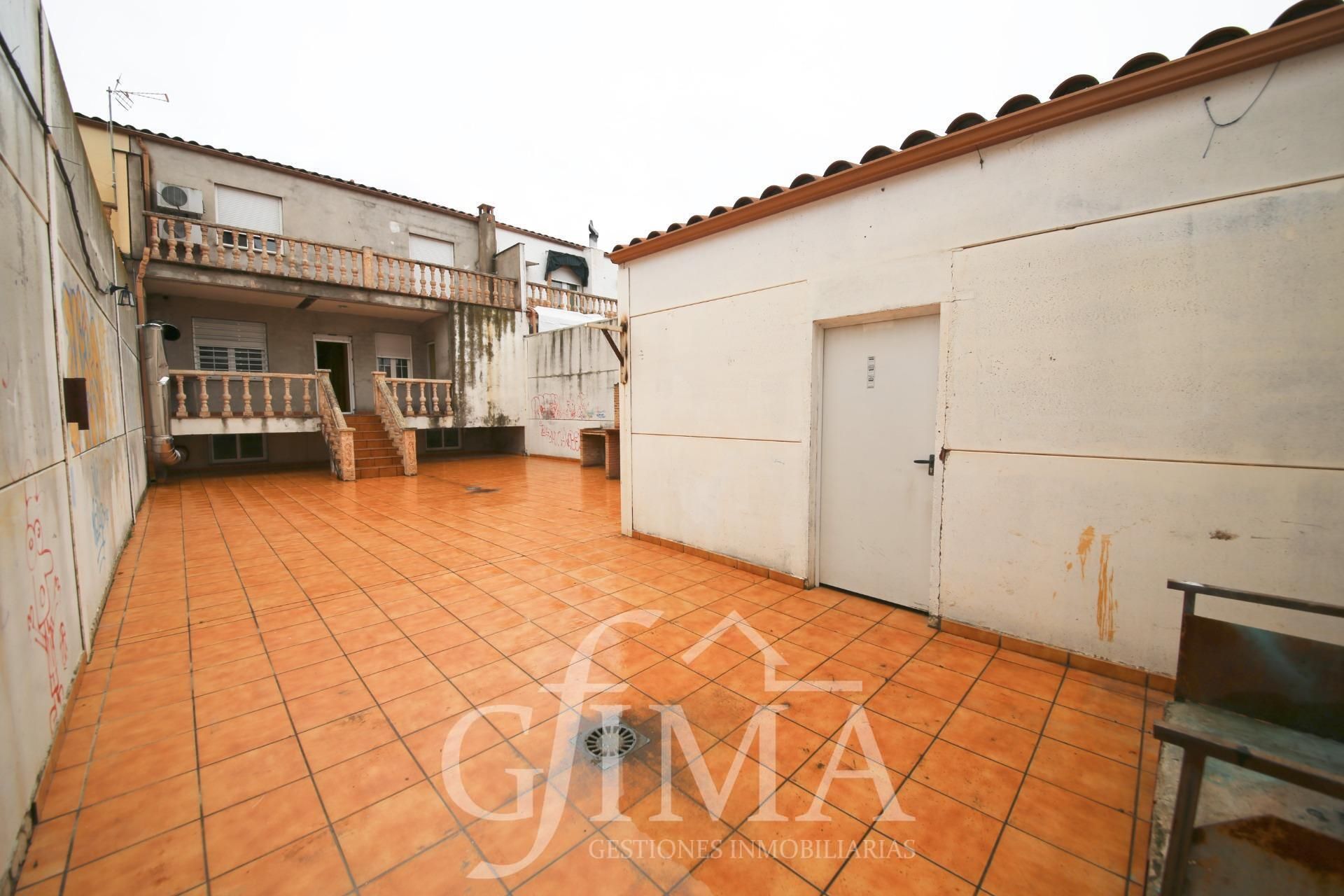 Casa adosada en venta en Herencia