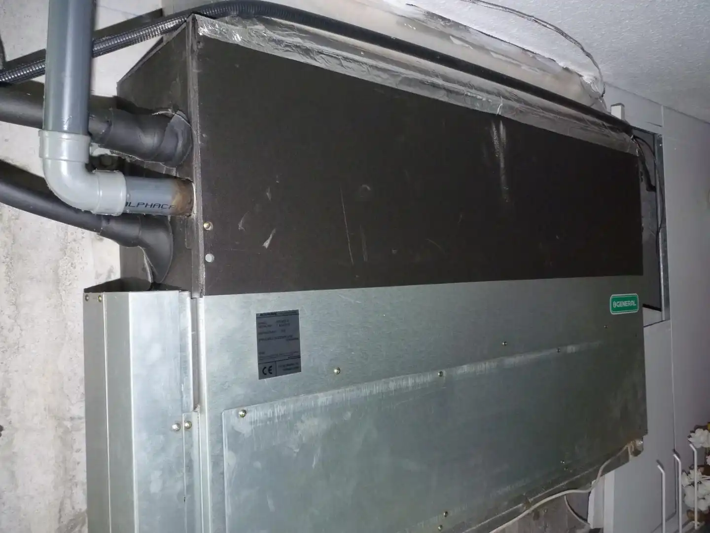 Exterior view of Commercial properties for sale in Terrassa  with Air Conditioner