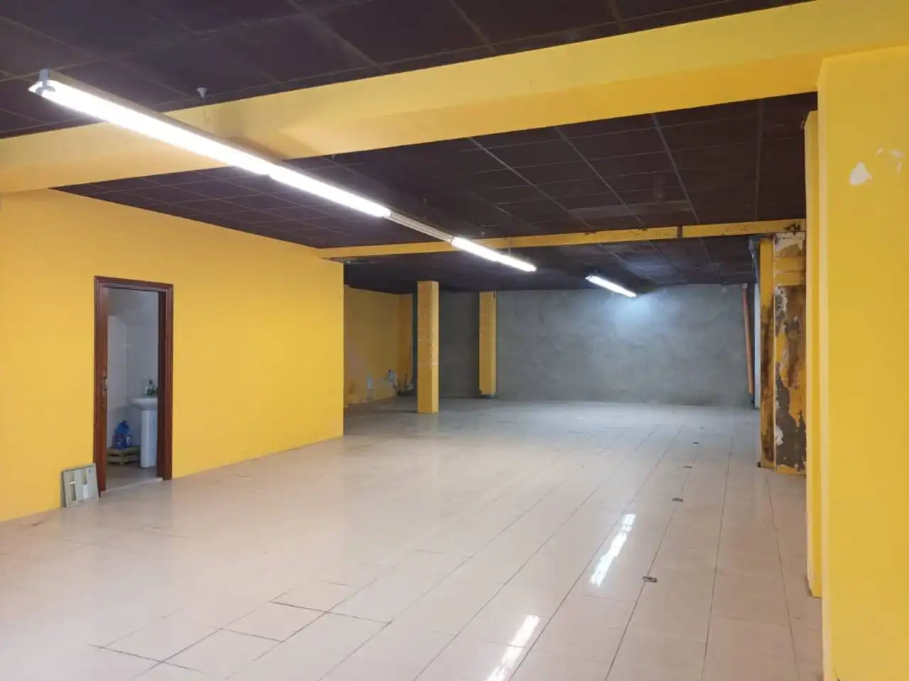 Locale commerciale in affitto a Emilio Martínez Sánchez, imagen 4