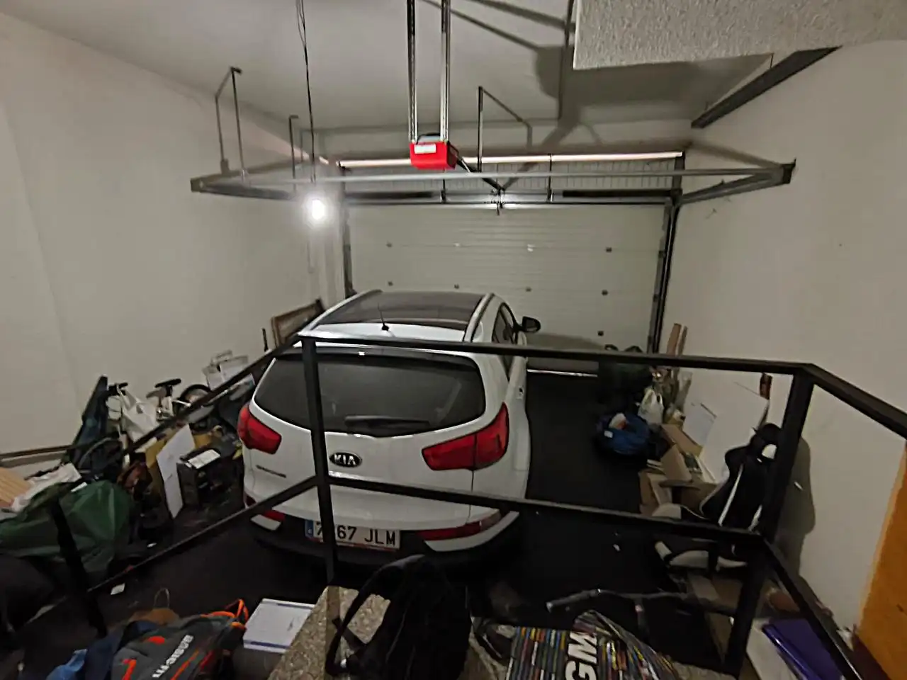 Parking de Casa adosada en venta en Castro-Urdiales con Calefacción, Terraza y Balcón
