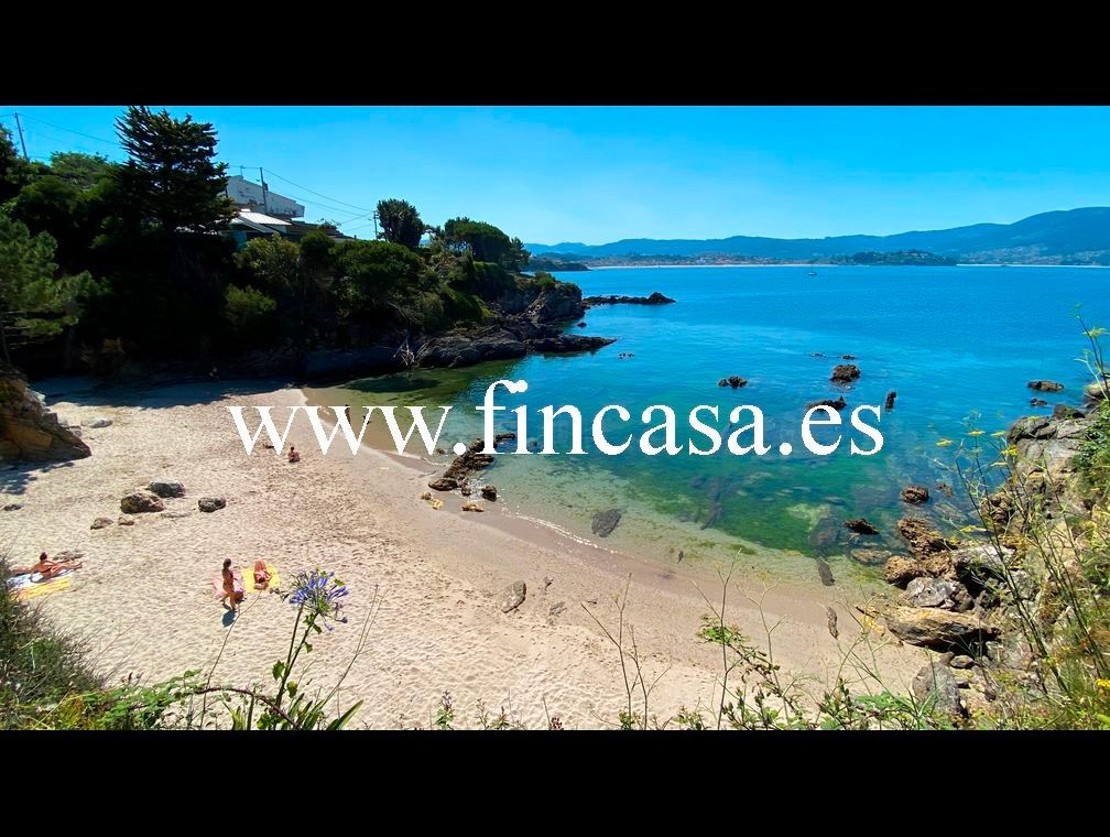 Building for sale in Nigrán