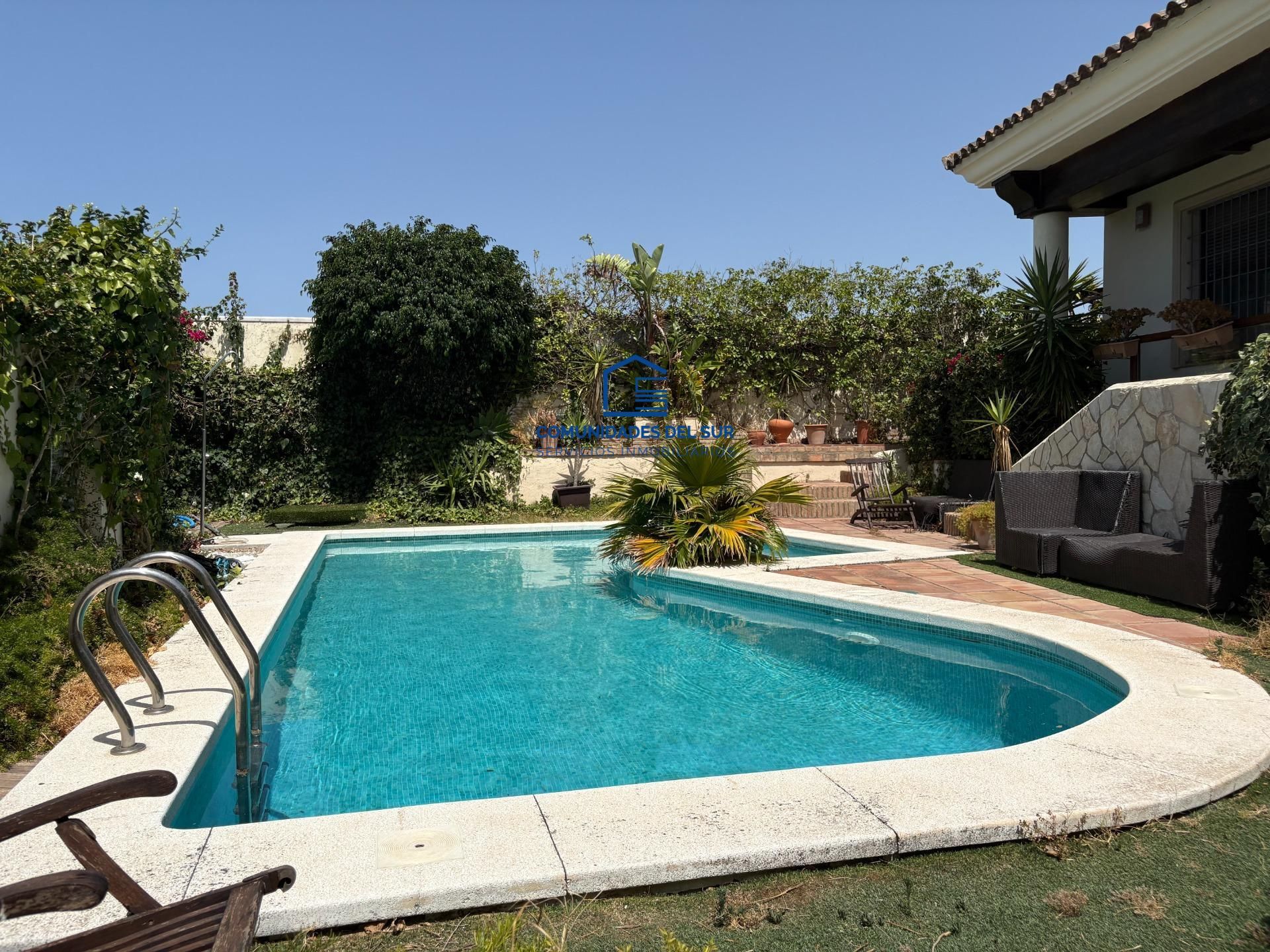 Swimming pool of House or chalet for sale in El Puerto de Santa María
