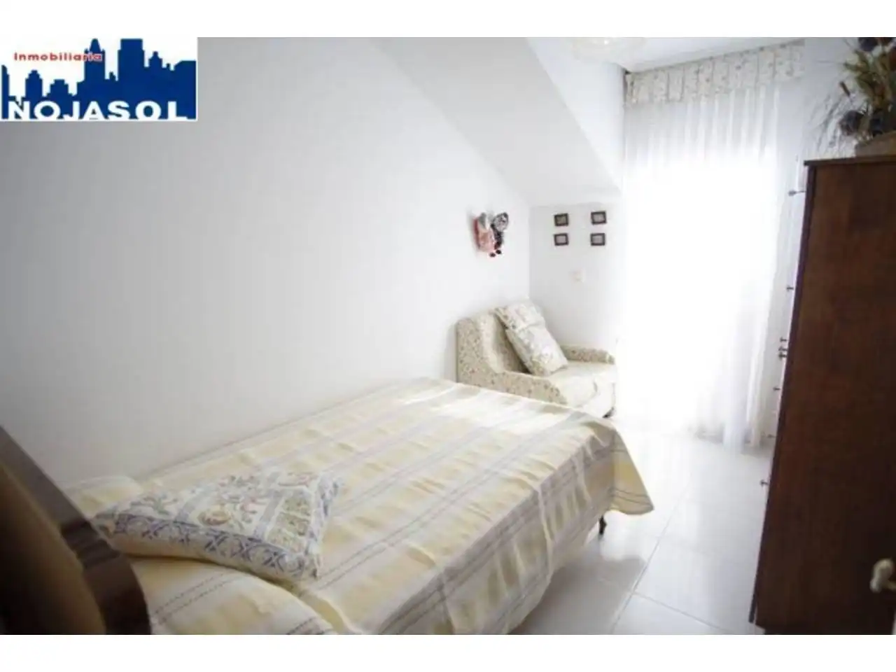 Schlafzimmer von Dachboden zur Miete in Noja mit Heizung, Terrasse und Möbliert
