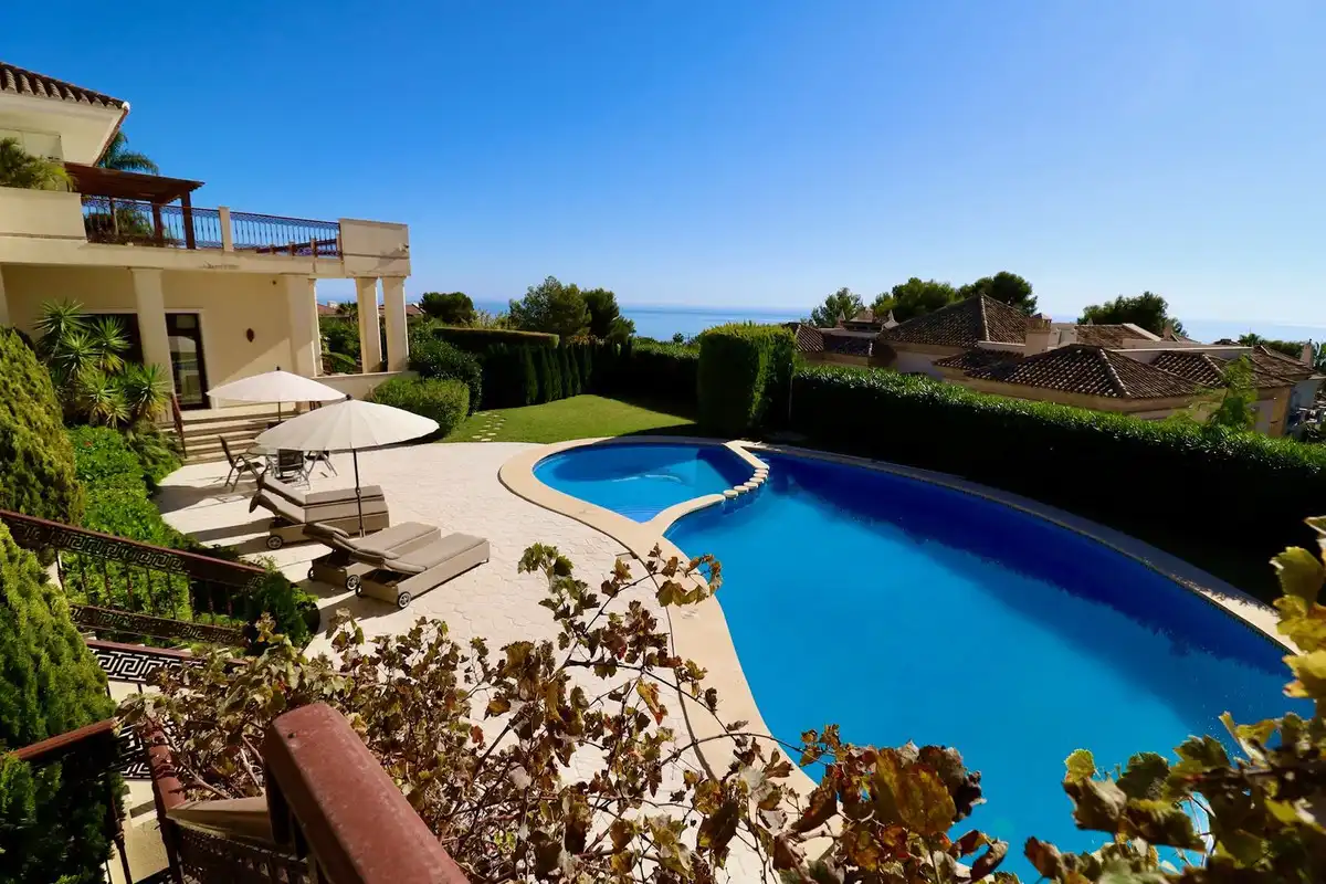 Chalet con piscina en venta en Calle Verdi, imagen 3