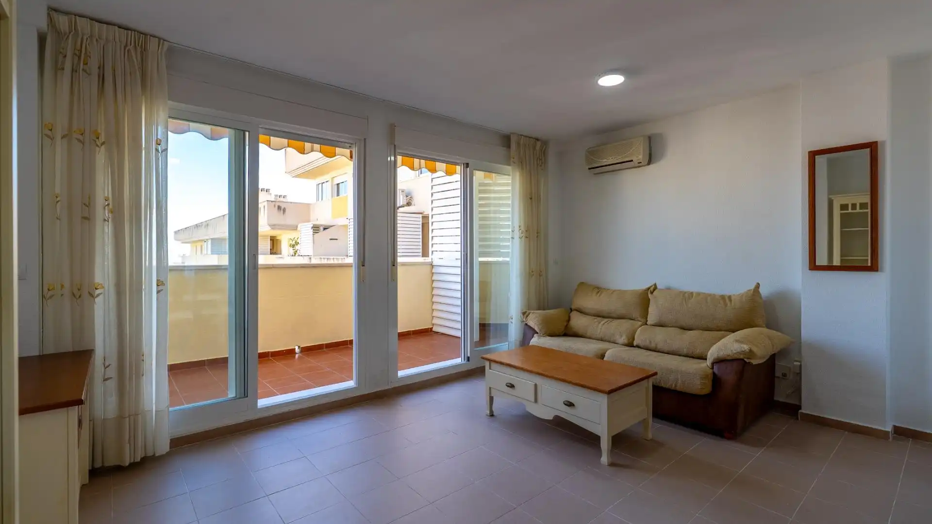Living room of Attic for rent in Villajoyosa / La Vila Joiosa  with Air Conditioner, Heating and Private garden