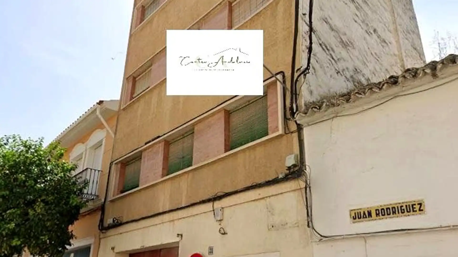 Vista exterior de Edificio en venta en Puente Genil