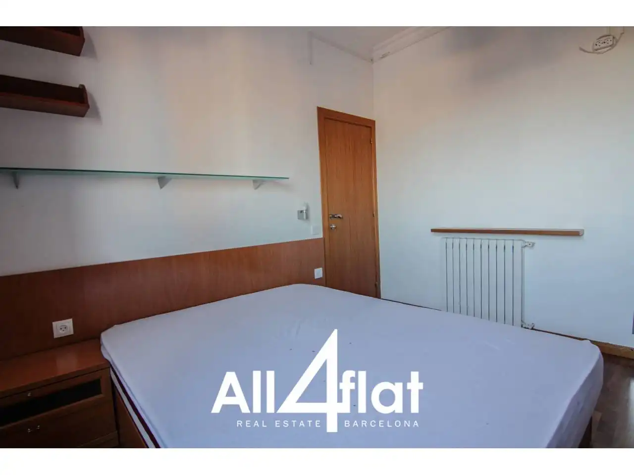 Schlafzimmer von Dachboden zur Miete in Barcelona mit Klimaanlage, Parkett und Terrasse