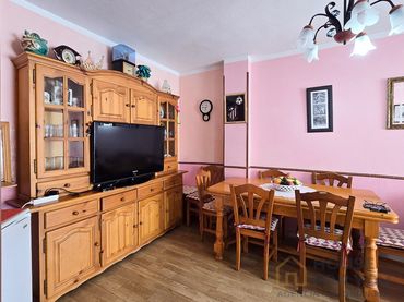 Flat with lift for sale in Calle Los Luisos
