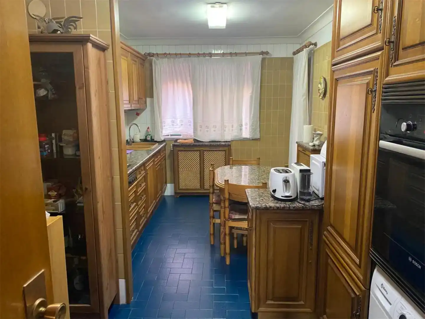 Küche von Wohnung zur Miete in  Zaragoza Capital mit Klimaanlage und Balkon