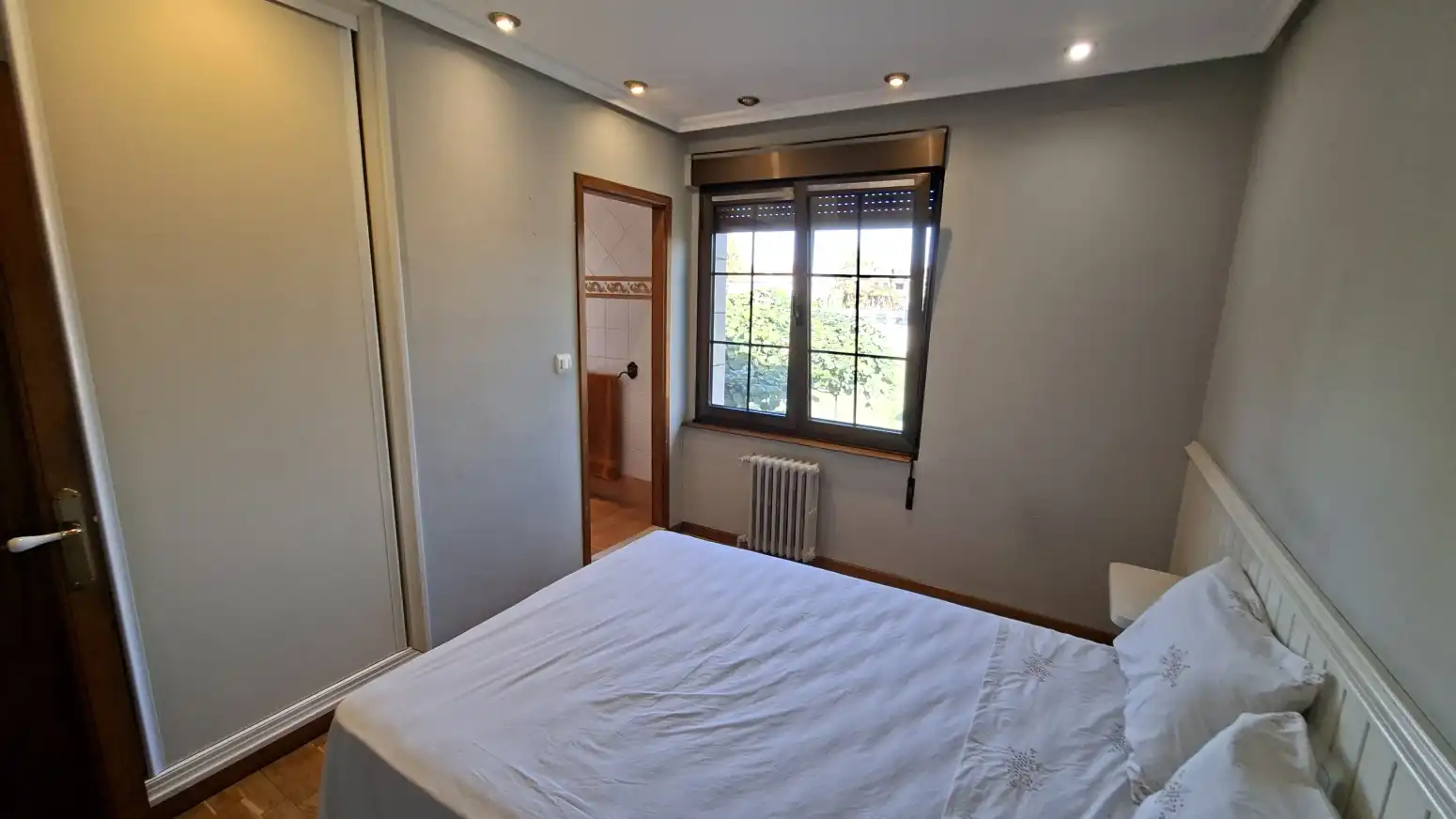 Habitación de Casa o chalet de alquiler en Gijón  con Calefacción, Jardín privado y Parquet