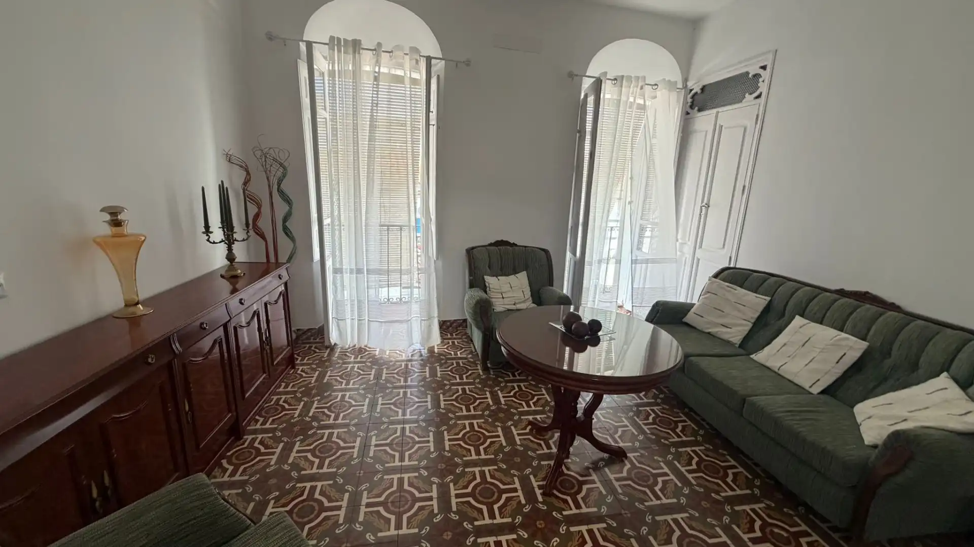 Sala d'estar de Pis de lloguer en Castuera amb Aire condicionat, Terrassa i Moblat