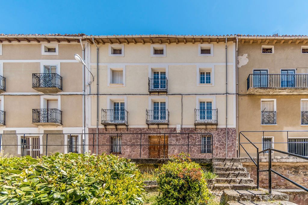 Exterior view of Flat for sale in Pradoluengo