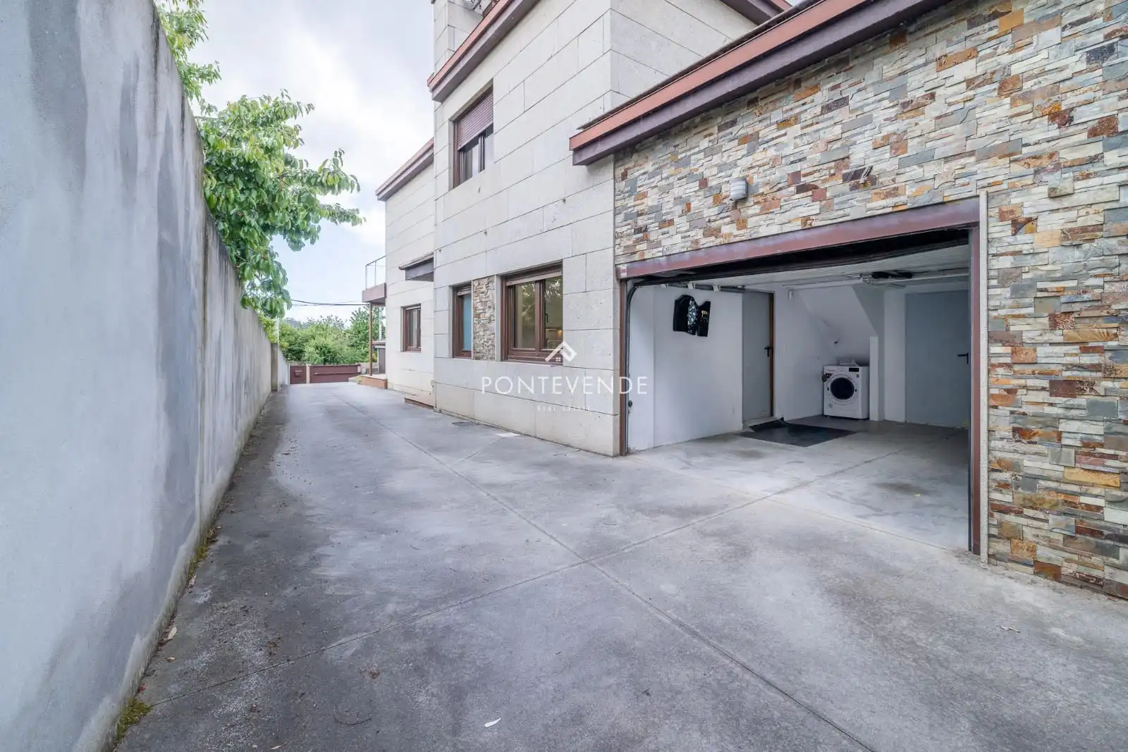 Vista exterior de Casa o chalet en venta en Vigo  con Calefacción, Terraza y Trastero