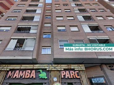 Pis amb ascensor en venda a PERE CAVASEQUIA 24