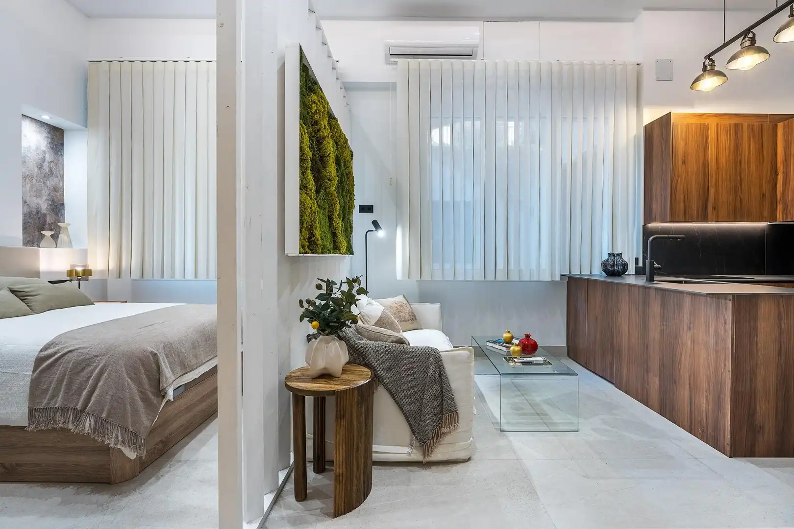 Living room of Ground floor for sale in Granada  with Air Conditioner, Private garden and Furnished