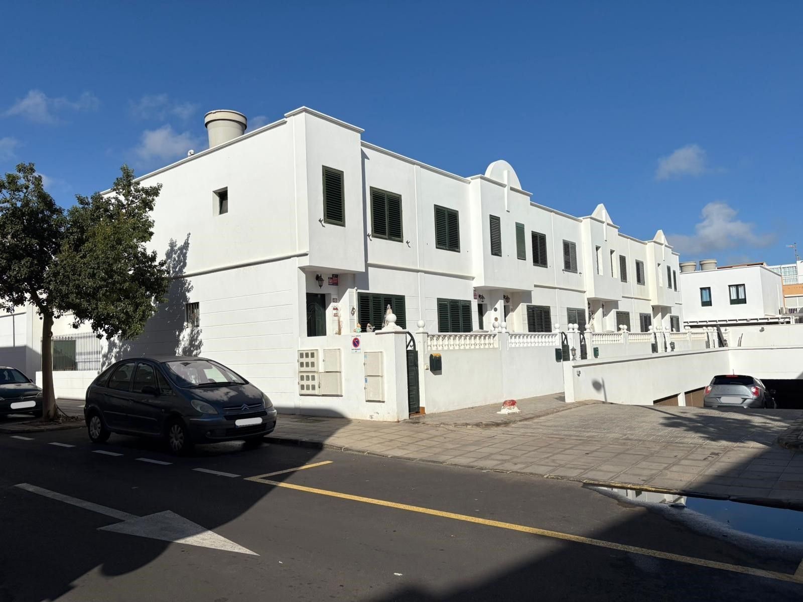 Vista exterior de Dúplex en venda en Arrecife amb Calefacció