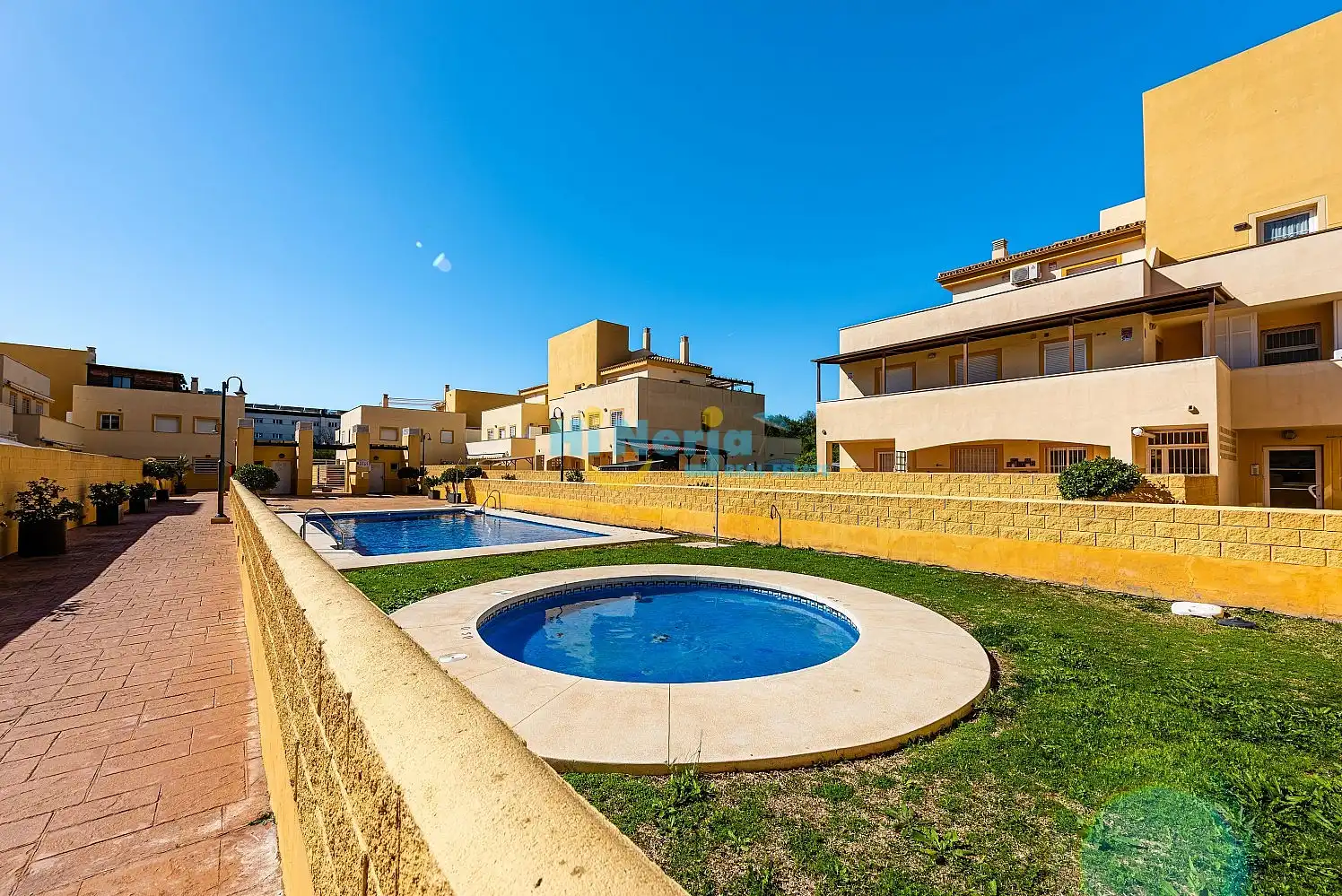 Piscina de Àtic en venda en Vélez-Málaga amb Aire condicionat, Calefacció i Jardí privat
