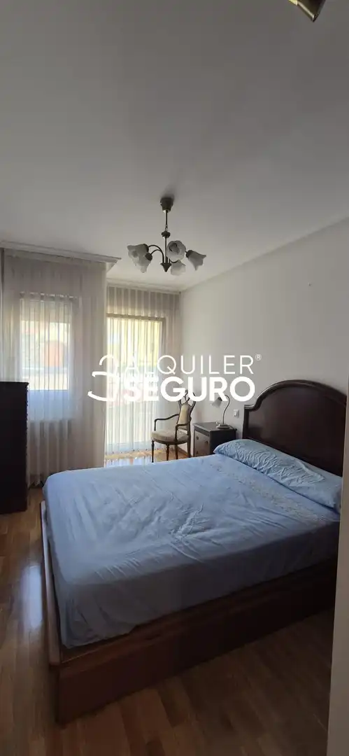 Schlafzimmer von Loft zur Miete in Oviedo  mit Klimaanlage, Heizung und Abstellraum