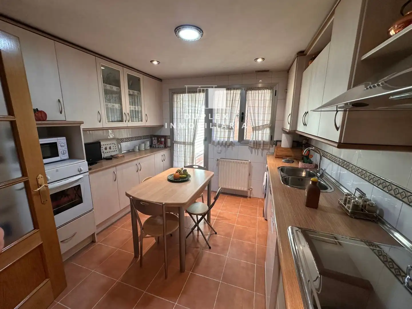 Cocina de Casa adosada en venta en Cuenca con Calefacción, Terraza y Amueblado