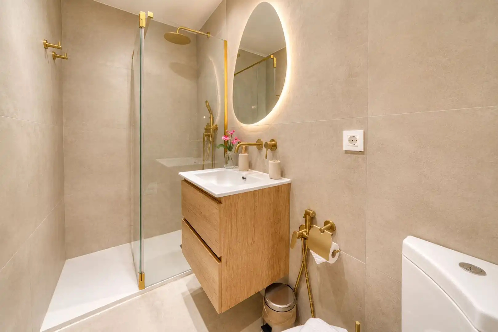 Bany de Apartament de lloguer en Marbella amb Aire condicionat, Terrassa i Traster