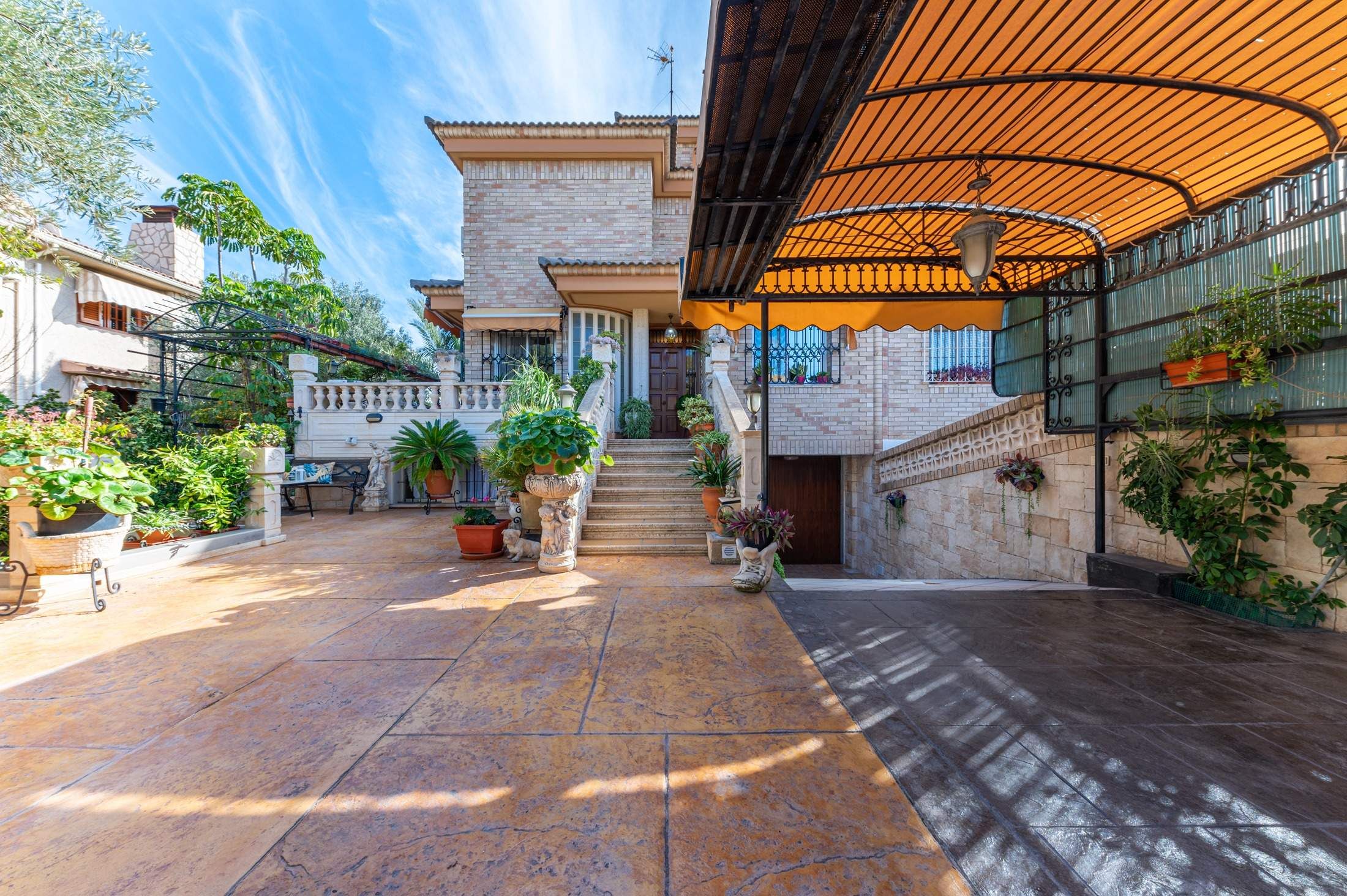 Exterior view of Single-family semi-detached for sale in Sant Joan d'Alacant  with Air Conditioner, Heating and Private garden