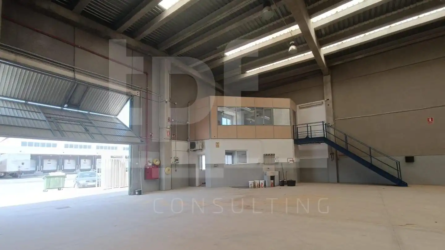 Industrial building to rent in Avinguda dels Fusters, imagen 10