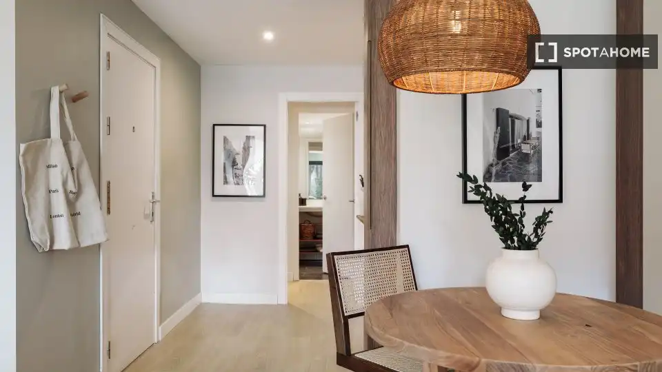 Apartament per a compartir en Barcelona amb Aire condicionat, Terrassa i Moblat