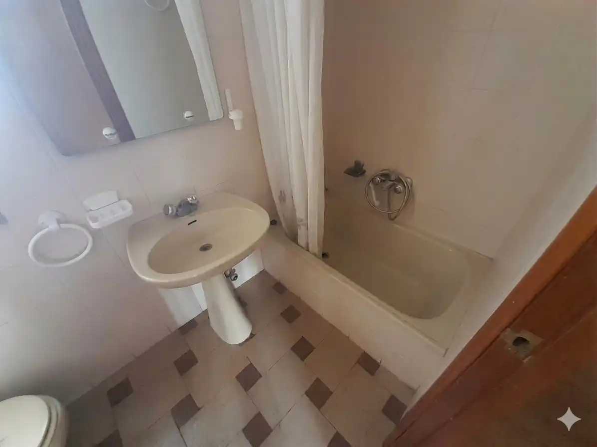 Bany de Pis en venda en Puertollano amb Aire condicionat, Parquet i Balcó